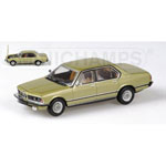 733i 1977 Gold Metallic with engine detail