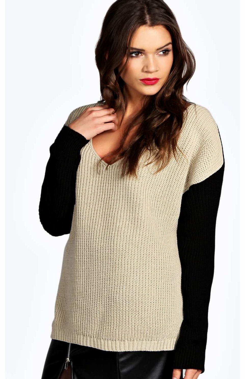 boohoo Alina Contrast Body V Neck Jumper - stone azz14841