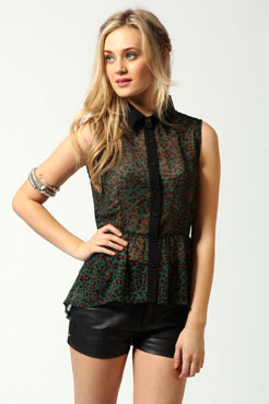 boohoo Cleo Animal Chiffon Dip Hem Blouse Female