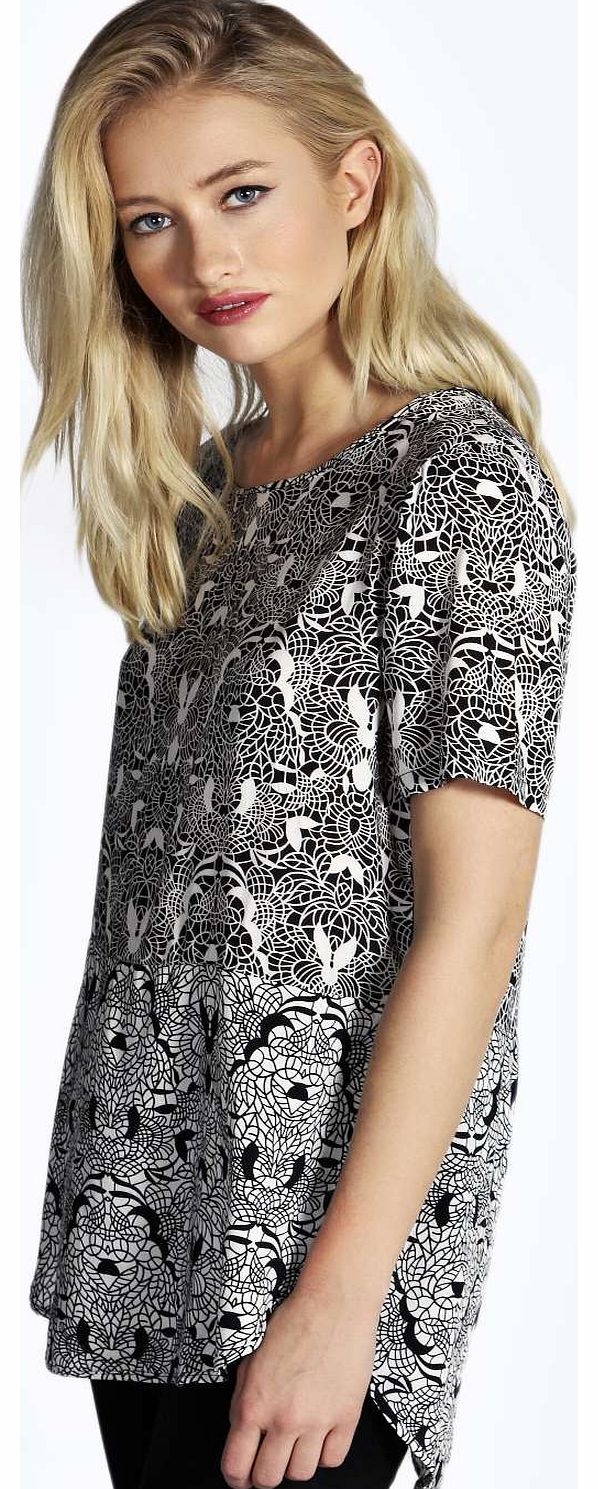 boohoo Ebony Printed Curved Hem Woven Tee - multi