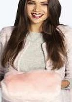 boohoo Faux Fur Hand Muff With Chain - pink azz22233