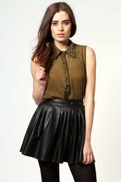 boohoo Georgina Sleeveless Chiffon Spike Collar Blouse