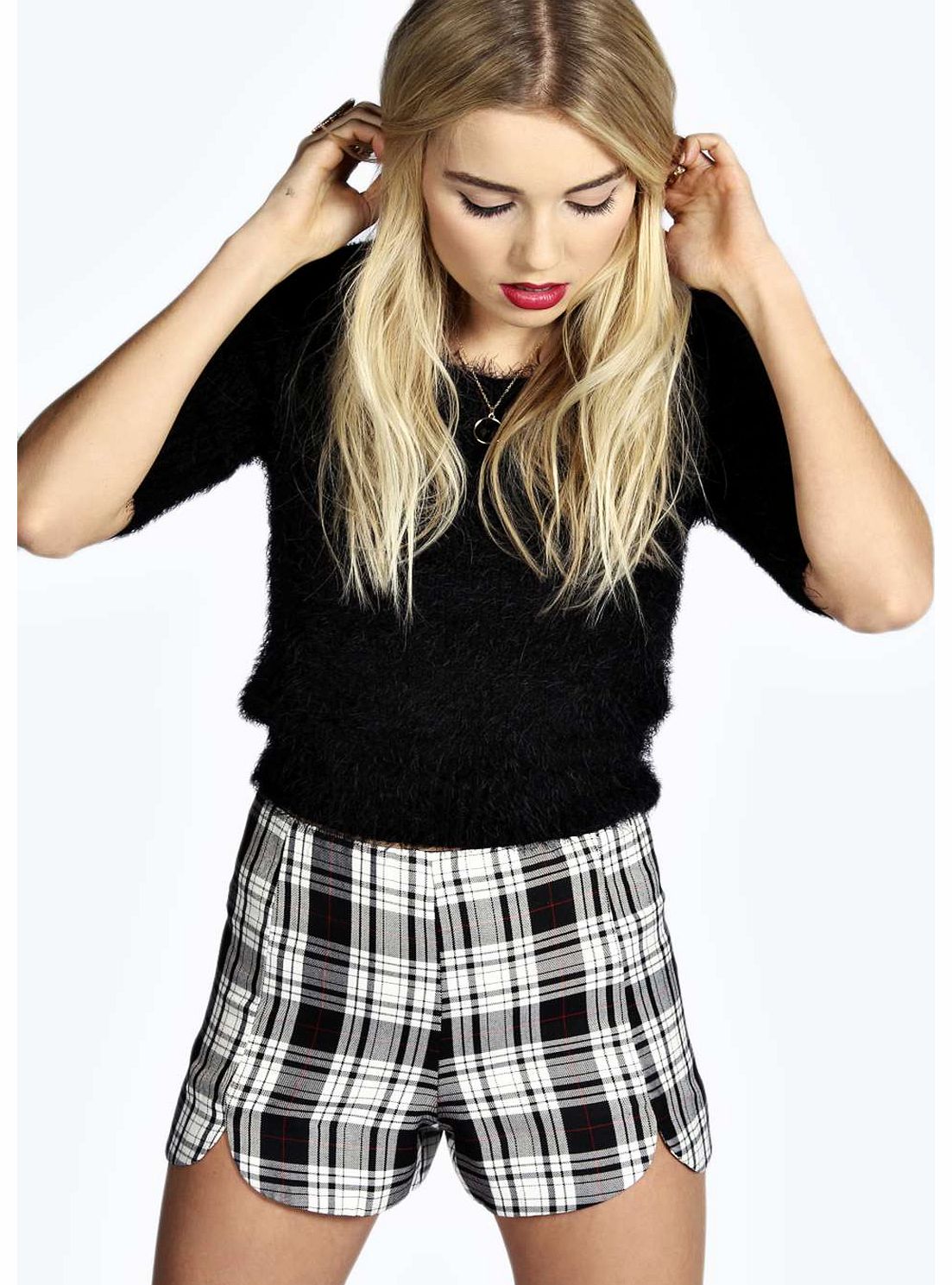 Millie Mono Check Tailored Shorts - black azz17834