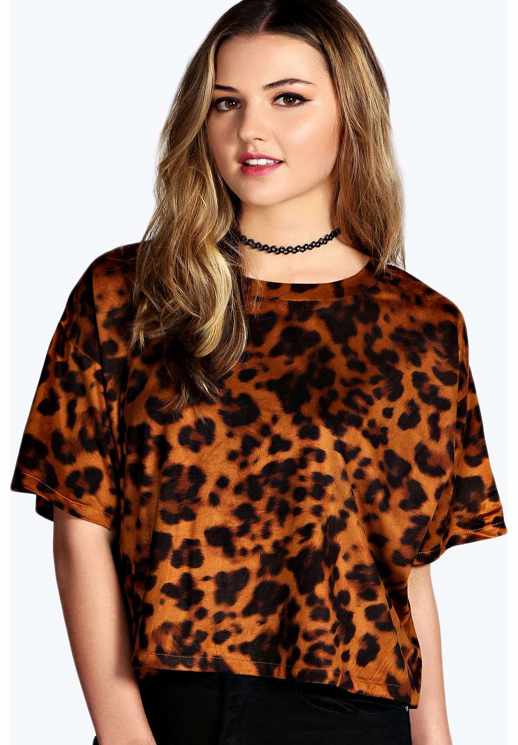 boohoo Olivia Leopard Skin Suedette T-Shirt - tan