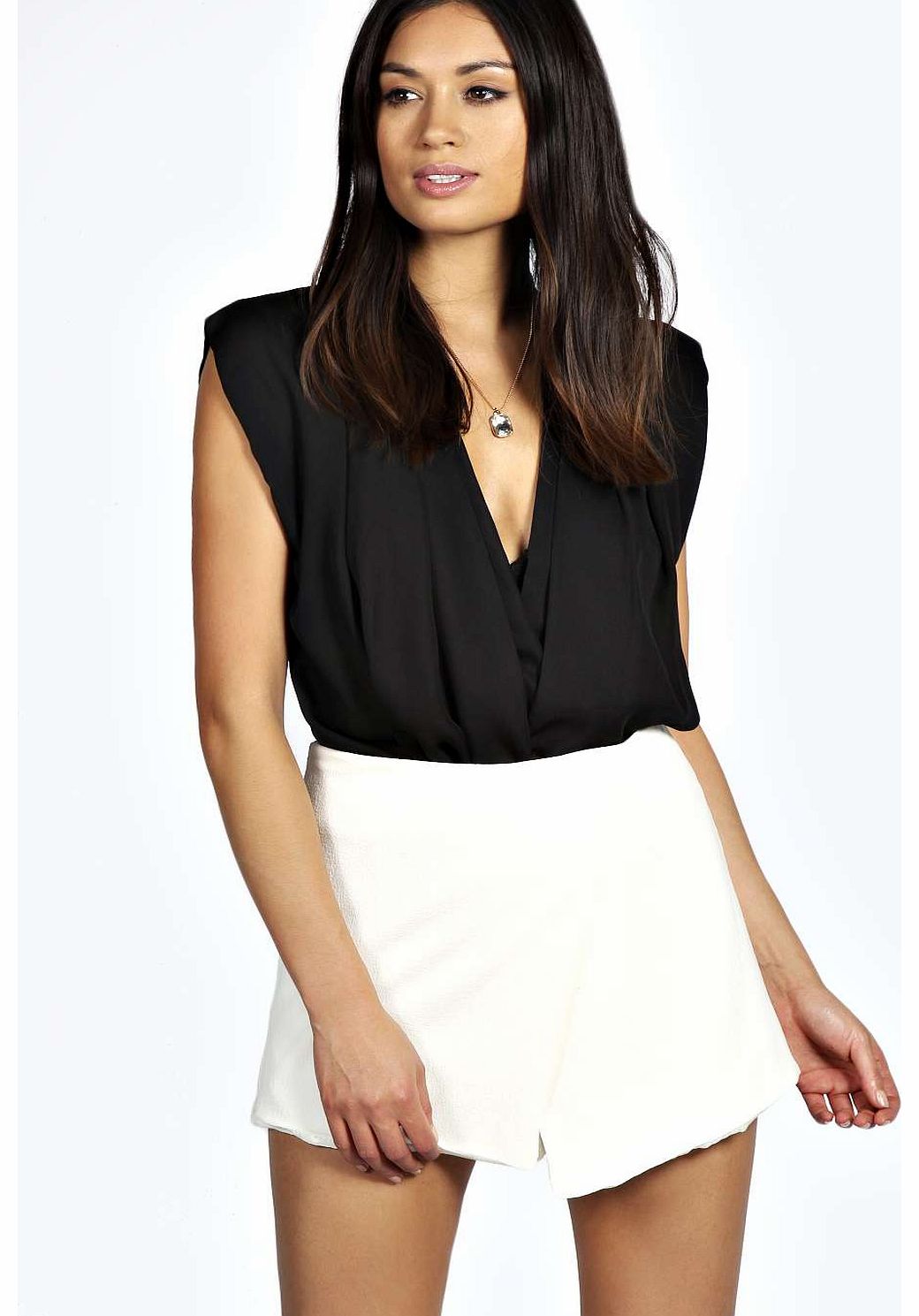 boohoo Talia High Waisted Woven Crepe Skort - cream