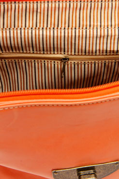 boohoo Tillie Vintage Turn Lock day Bag Female