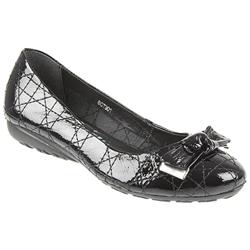 Botero by Pavers Female Bot901 Leather Upper in Black-Black Patent, Brown Patent, Cream Patent