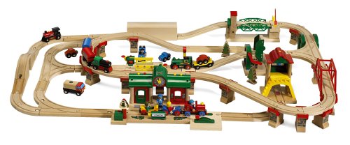 Brio 33069 Wooden Railway System: Light & Sound City Action Set