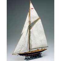 Britannia Model Boat 1:177