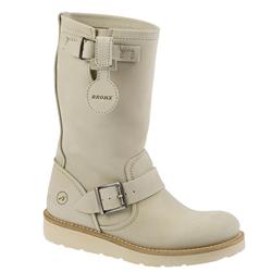 Female Crazy Horse B9 Leather Upper Leather Lining in Off White, Tan