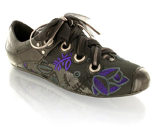 Bullboxer Funky Lace Up Casual Shoe With Embroidery Detail