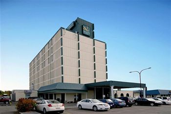 Quality Hotel Calgary Airport & Conference Centre