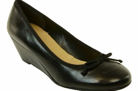 CARLTON LONDON Black Leather Court Shoe
