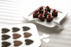 Chicago Metallic 12Cup Mini Sweetheart Pan -