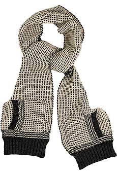 Chloandeacute; Jacquard knit scarf
