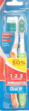 Colgate Oral-B Classic 123 Twin Toothbrushes