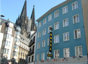 COLOGNE Central Hotel Am Dom