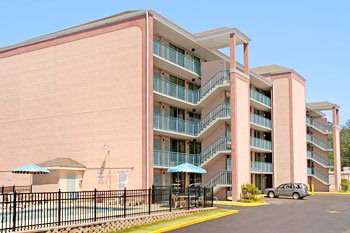 COLUMBUS -Days Inn North Macon Road