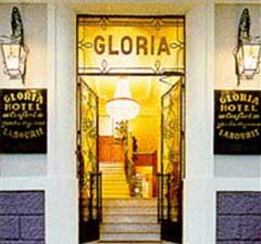 Comfort Gloria, Lourdes