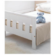 Junior Bed (white)