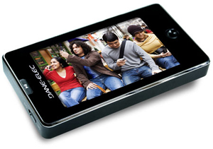 dane-elec Music Pix - MP3/MP4 Player With Built In 1.3 Megapixel Camera - 2GB
