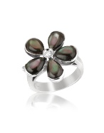 Diamond and Black Mother-of-Pearl Flower 18K Gold Ring
