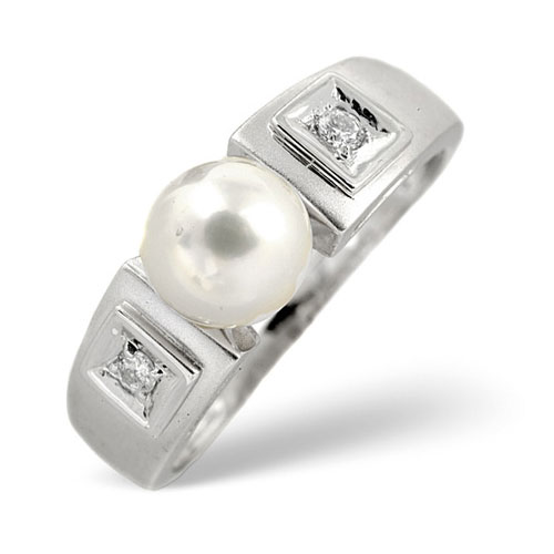 Diamond Essentials 0.05 Ct Diamond and Pearl Ring In 9 Carat White Gold
