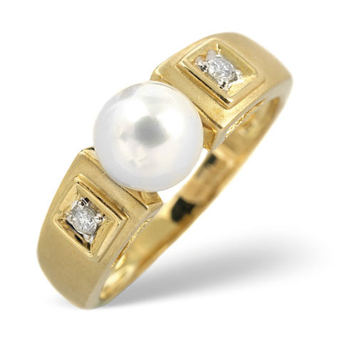 Diamond Essentials 0.05 Ct Diamond and Pearl Ring In 9 Carat Yellow Gold