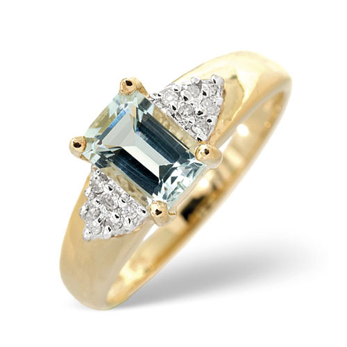 Diamond Essentials 0.86 Ct Aquamarine and 0.06 Ct Diamond Ring in 9 Carat Yellow Gold