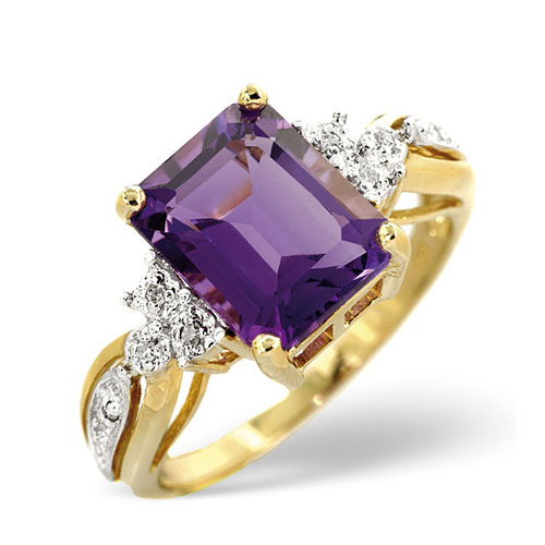 3.2 Ct Amethyst and 0.01 Ct Diamond Ring in 9 Carat Yellow Gold