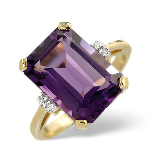 6.4 Ct Amethyst and 0.01 Ct Diamond Ring in 9 Carat Yellow Gold