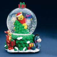 Disney Winnie the Pooh Water Globe