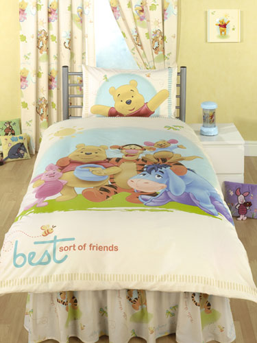 Disney Winnie the Pooh Winnie the Pooh Duvet Cover and Pillowcase and#39;Best Friendsand39; Design Bedding - SPECIAL LOW P