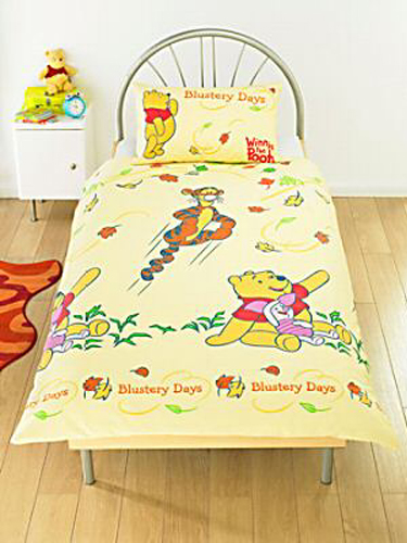 Winnie the Pooh Duvet Cover and Pillowcase `lustery Days`Design Rotary Print Bedding