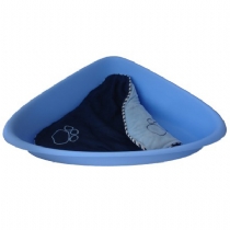 Pet Brands Corner Plastic Bed 31.5 X 20.5 Pink