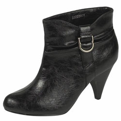 Black buckle boots