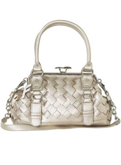 Oyster weave frame bag