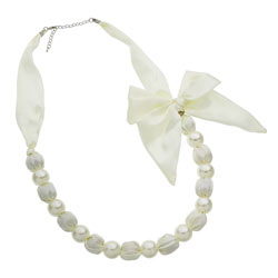 Dorothy Perkins Pearl collar necklace