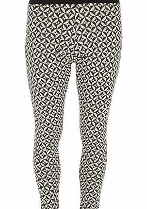 Dorothy Perkins Womens Black and white geometric design
