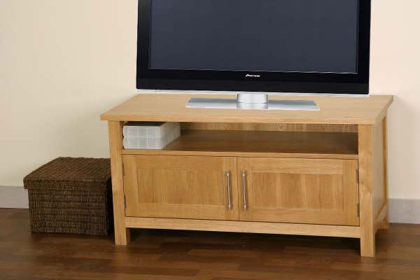 Oak TV Cabinet - Chrome Handles - SPECIAL