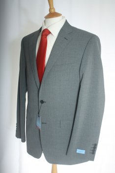 Single Breasted Vincento Suit by Douglas and