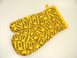 Eddingtons Oven Mitt Danger Men Cooking