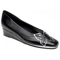 Elmdale Female Madeira Leather Upper in Antique Pewter, Black, Ivory