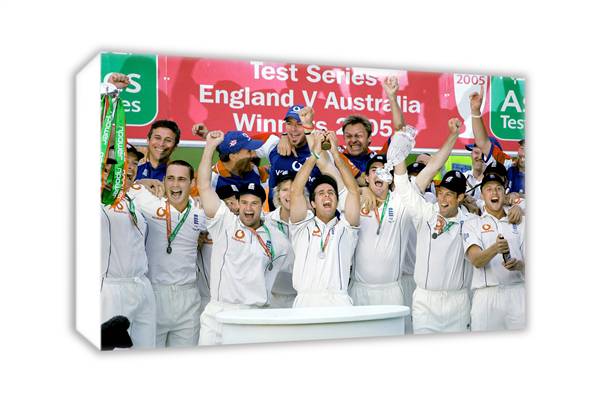England captain Michael Vaughan lifts the Ashesand#8211; Canvas collection