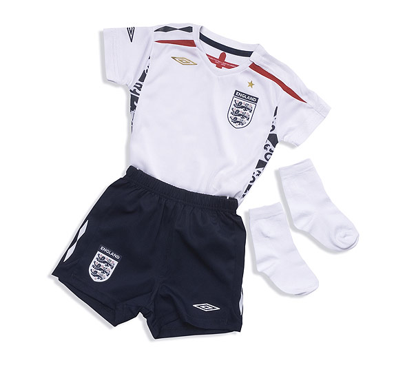 Umbro 07-09 England Infant Kit