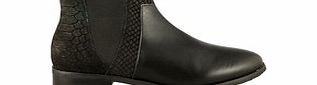 Esska Date black leather ankle boots
