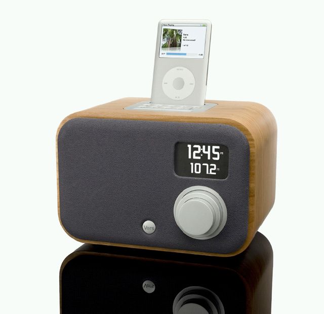 Vers 1.5X iPod and iPhone Alarm Clock/Radio - Cherry