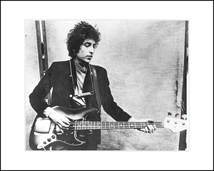 FamousRetail Bob Dylan unsigned 10x8 photo