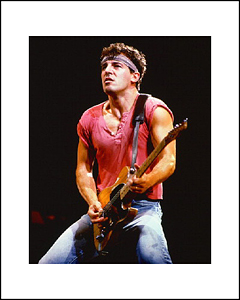 FamousRetail Bruce Springsteen unsigned 10x8 photo