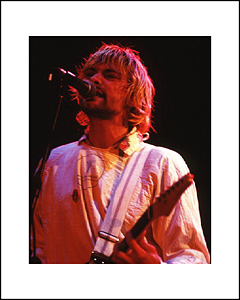 FamousRetail Kurt Cobain unsigned 8x10 photo